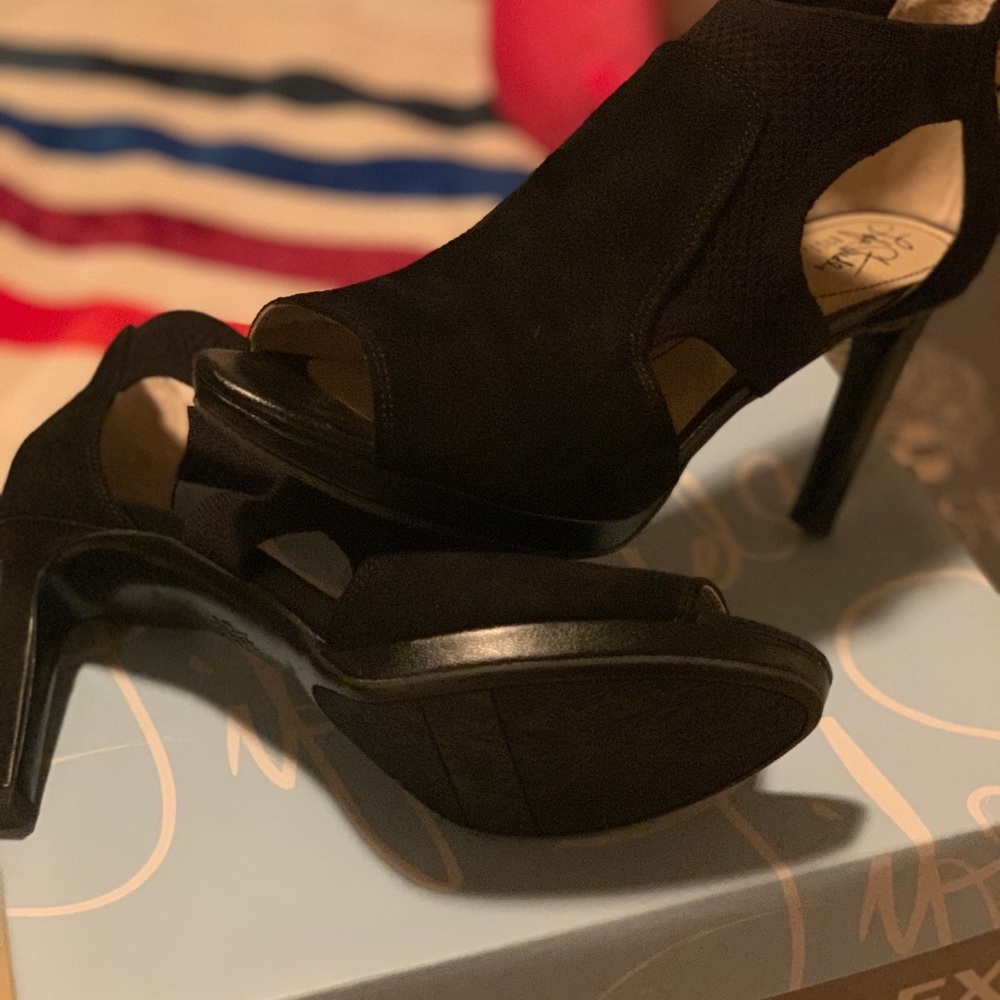 Shoe bootie open toe